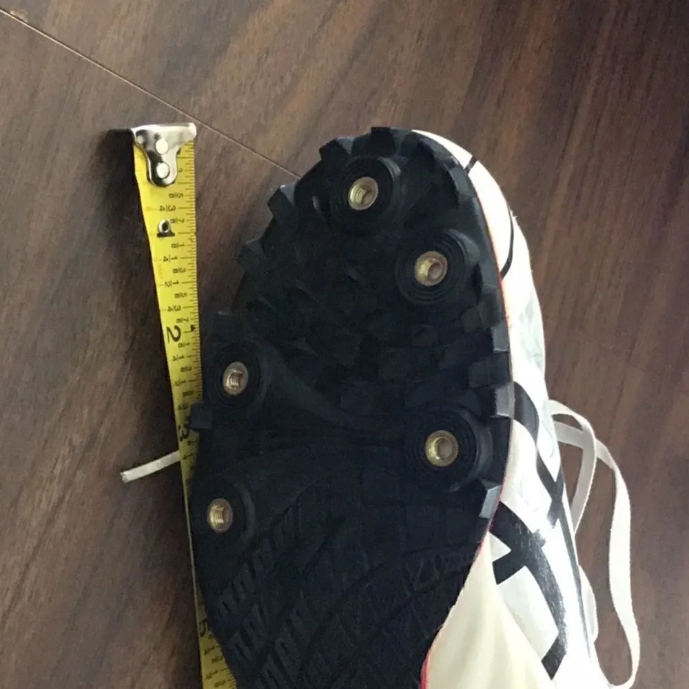 ASICS track shoes in size 8 1/2 NEW HYPER MD 5